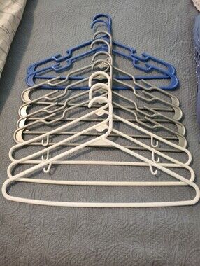 Set of 15 Plastic Clothing Hangers, Variety Of Colors